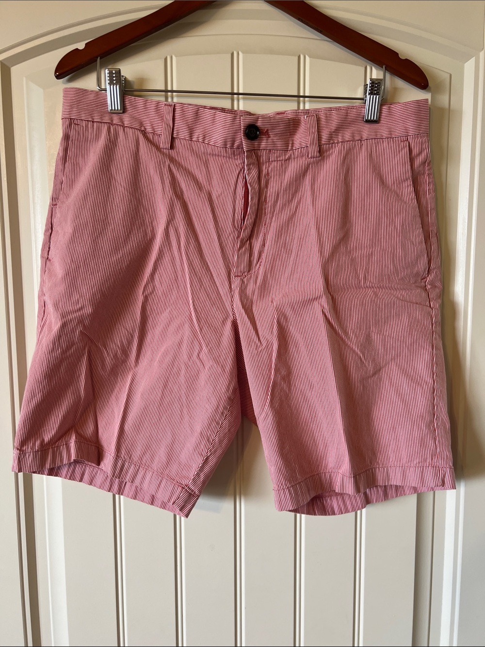 Banana Republic “Aiden” Men's Striped Seersucker Shorts, 34